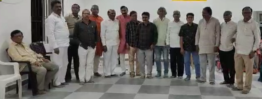 14. A group photo before dispersing after vanabhojanaalu 27-11-2024 .
  